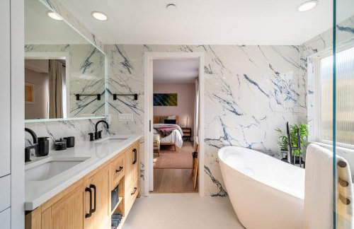 Phenomenal King, Air, Rooftop Deck, Walk to Beach - Foto 65