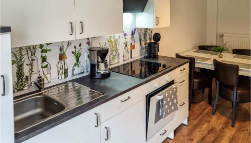 Pet Friendly Apartment - Photo 5