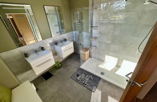 Grand Idyllic Hideaway Home With Hot Tub, Sleeps 8 - Foto 38