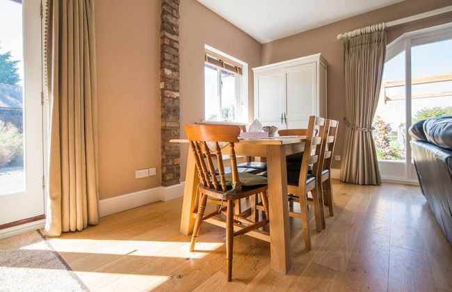 Super Spacious Barn Conversion With Free Wifi, Netflix Fireplace - Photo 26