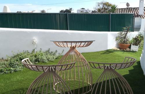 Airy 3br, AC, Garden, 2min Strip, 8min Oura Beach - Foto 37