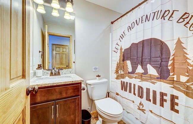 Top Notch Lodge by Avantstay Hot Tub, Game Room, Community Pool, Deck - Foto 24