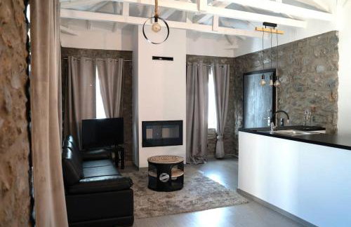 Triantos Guesthome Suite - Photo 50