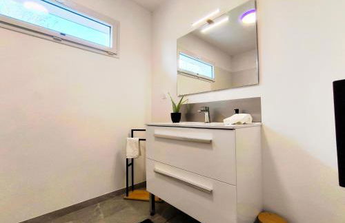 Les Rochers - Raffinement boisé & Plage à 5 min en voiture - Sérénité - Foto 15