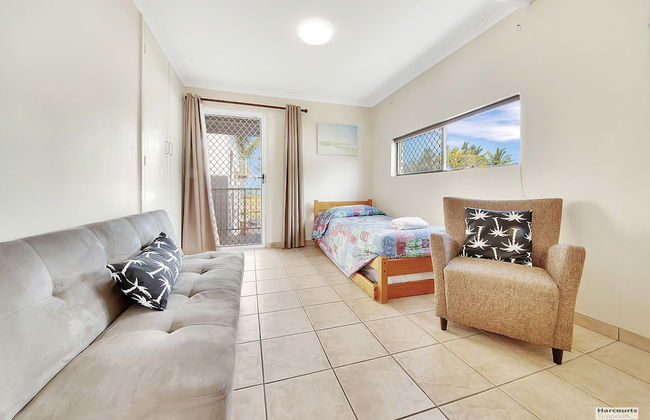 Driftwood On The Beach - Photo 9