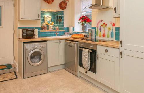 Happy Feet Cottage, Sleeps 6 - Foto 4