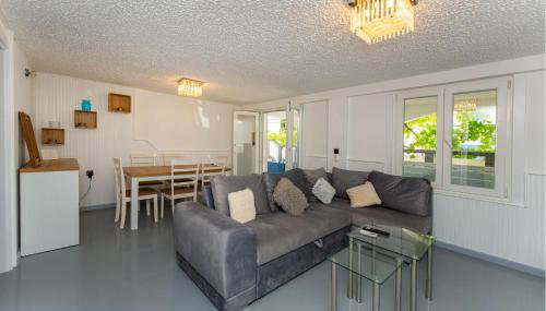 2 Bedroom Awesome Apartment In Rtina - Foto 4