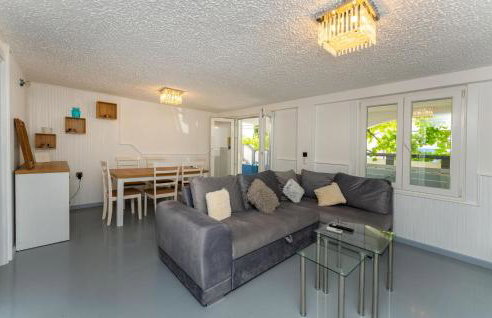 2 Bedroom Awesome Apartment In Rtina - Photo 4