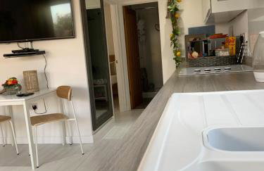 Ocean Drive Deluxe Apartment with complimentary Day Time Beach hut - Foto 5