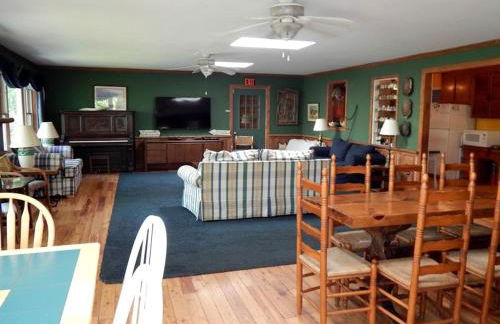 Secluded Cabin Rental for a Large Group Getaway on the Shenandoah River near Luray, Virginia - Photo 15