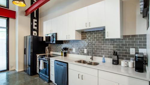 Historic Downtown Loft with Modern Flare - Foto 3