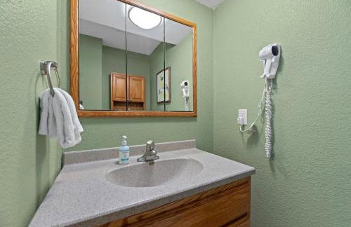 Red Arbor Retreat in Arbor Vitae WI - Photo 21