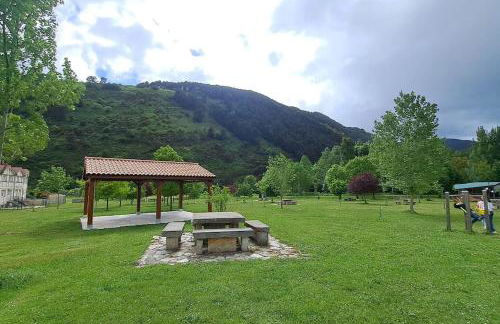 Espectacular casa rural en espinosa de los monteros - Foto 27