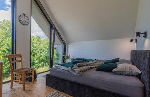 Czarny domek w górach - Foto 15