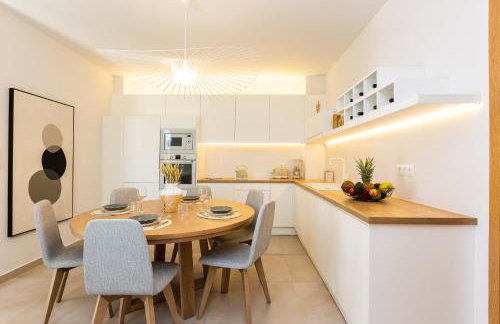 Vasilios Villa, with Pool, Gym & Close to Beach, By ThinkVilla - Foto 31