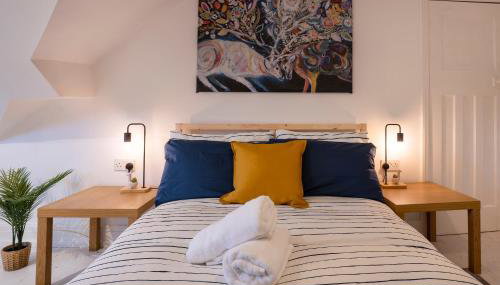 Modern Apartment -Free Parking - by Holiday Homes - Foto 3