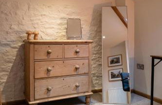 The Coach House - Beautiful Home in Cheltenham! - Photo 89