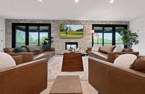 6BR Sand Valley Lodge with Hot Tub Bar & Putting Green - Foto 1