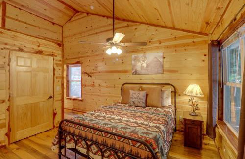 Romantic Mountain View Cabin Rental Near Downtown! - Foto 8