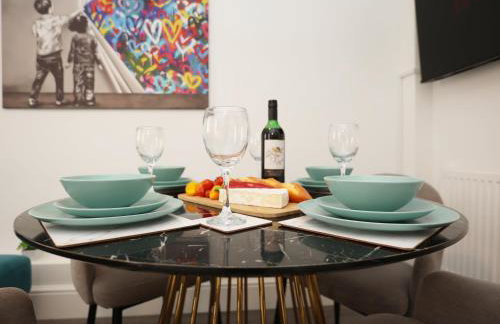 North Rd Apartment with Garden by N And N Stays Ltd, Close to vibrant Gloucester Rd with plenty of restaurants and shops near by, free on street parking - Foto 10