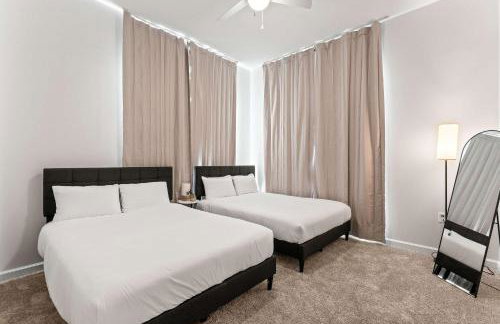 Riviere 3BR Apartment Stylish King Family Pets Friendly Pool & Gym Near Epic Universe - Foto 35
