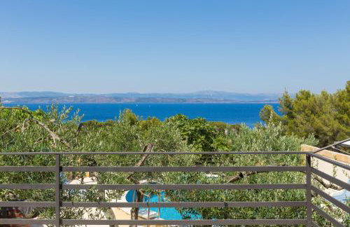 Holiday house with a swimming pool Rogac, Solta - 16444 - Photo 21