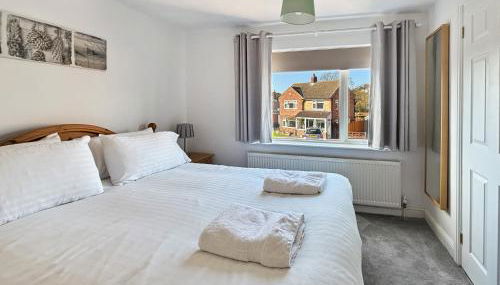 Amaya Nine Sleeps 7 Large 4 bed house - Bottesford - Foto 1