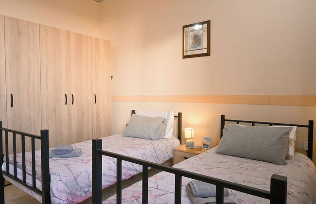 Sunny Maltese Townhouse Madonnina Kalkara - Photo 31