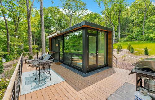 Modern Riverside Cabin w Hot Tub Fire Pit Kayaks - Foto 22