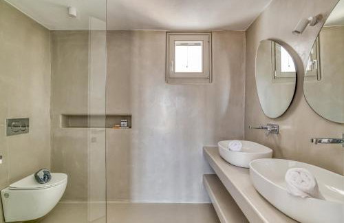 Lil Paros Luxury suites - Photo 36