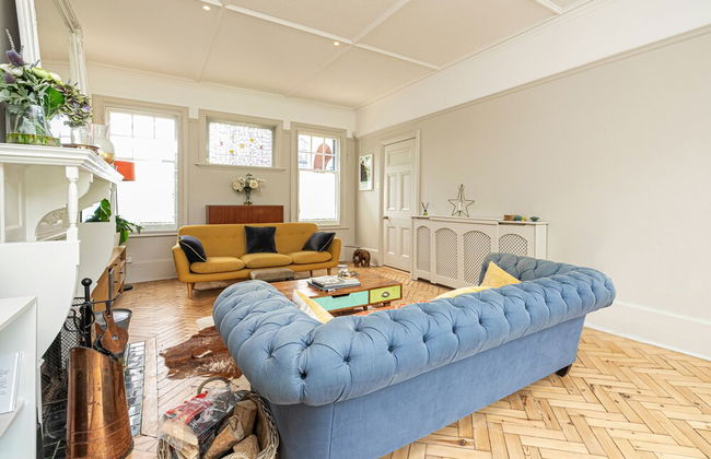 Chic and Colourful Family Home by Underthedoormat - Foto 31