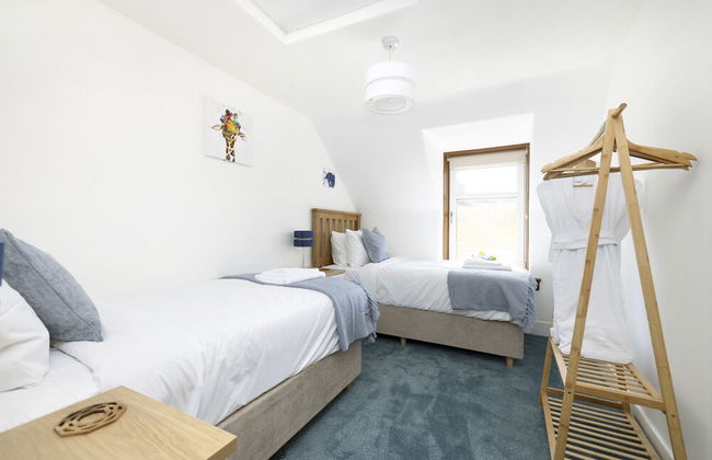 JOIVY Aurora House - 4 Bed With Hot Tub And Sea View - Foto 10