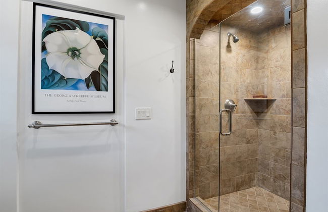 Casa O'keeffe - Five-minute Walk to The Plaza, Quiet Neighborhood, Comfort and Convenience - Foto 24