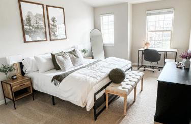 Elegant & Modern Plymouth 3-bed 25-bath Townhome - Foto 8