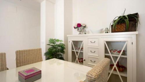 V Centenario free parking by Staycare - Photo 2