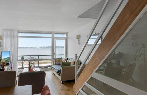 Seaside Rendezvous - Sleeps 7, Sea Views & Parking - Foto 15