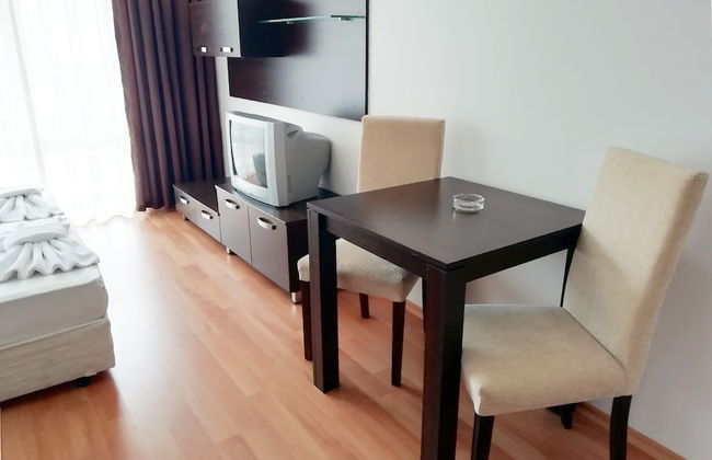 Apart-hotel Happy - Photo 8