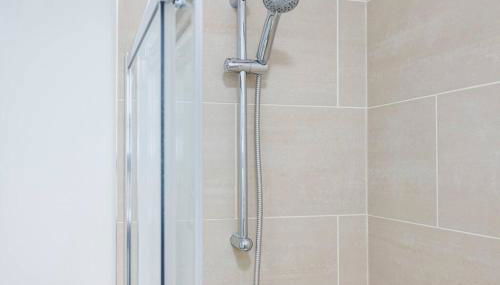 Charing Cross Road One Bedroom - Photo 4, Shower