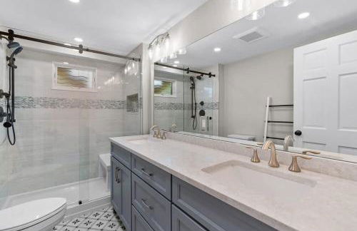 Lookout Point - 3 BDR Home Steps from Beach - Foto 44