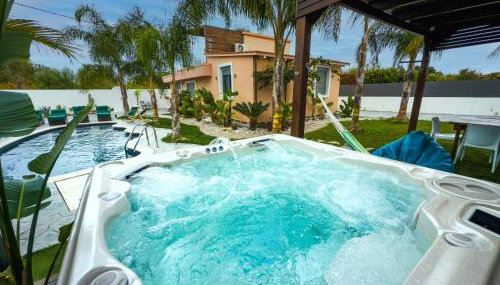 Antonakis Villa Secret Pool & Hot Tub Hideaway - Foto 1