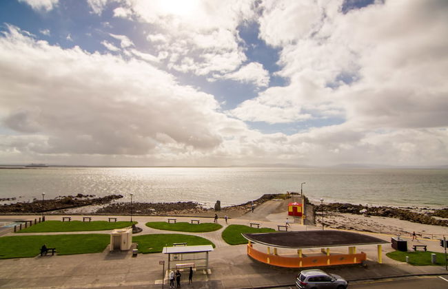 Galway Bay Sea View Apartments - Photo 54