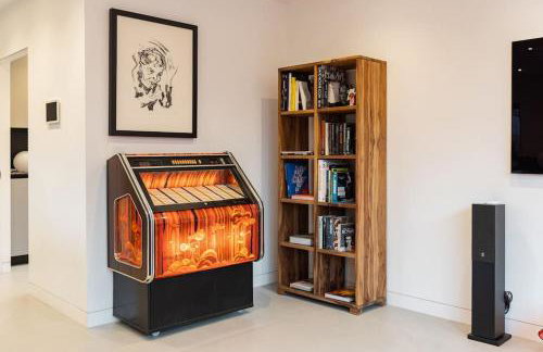 The Bowie is a David Bowie themed Smart House - Foto 12