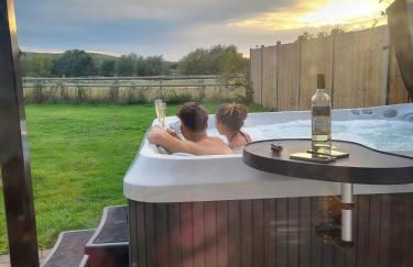 Spacious 5 Bed & Hot Tub Sleeps 12, near Stratford upon Avon - Foto 28
