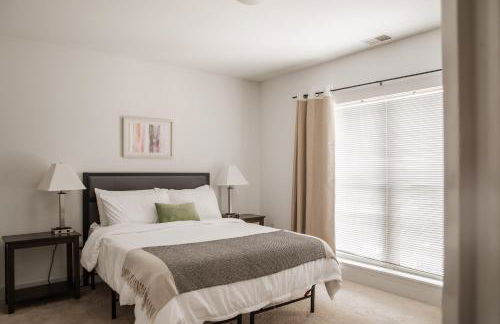 Spacious Third Ward Apt Near Summerfest with Balcony - Foto 11