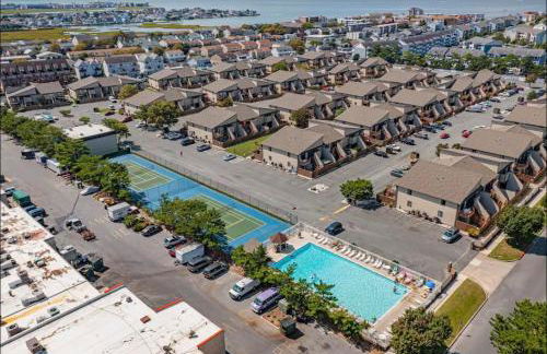 Cozy Home Walking Distance from Beach with Private Patio - Foto 18