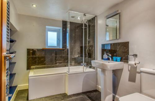 4 Bed in Newtown 48641 - Foto 24