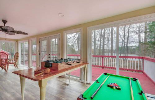 Tranquil Lakefront Home with Sunroom in Burlington - Foto 16