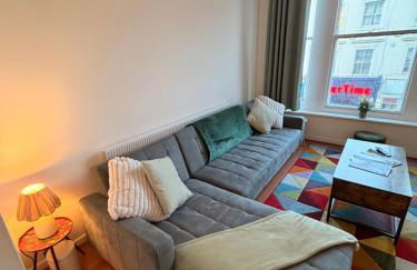 Prime 1BR Earls Court Walk to Tube Zone 1 - Photo 2