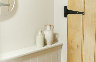 Central Whitchurch - Lowcross House Guest Bedroom 6 - Foto 17