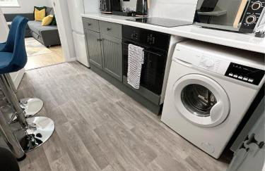 Stunning apartment in Beckton with Private Entrance - Photo 9